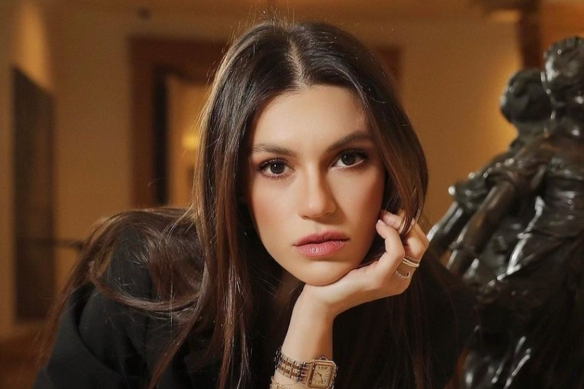 Yüsra GeyikYüsra Geyik (Yağmur) Yüsra GeyikYüsra Geyik (Yağmur)