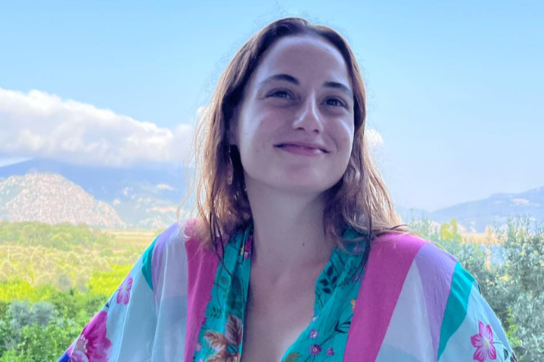 Nazlı BulumNazlı Bulum Nazlı BulumNazlı Bulum