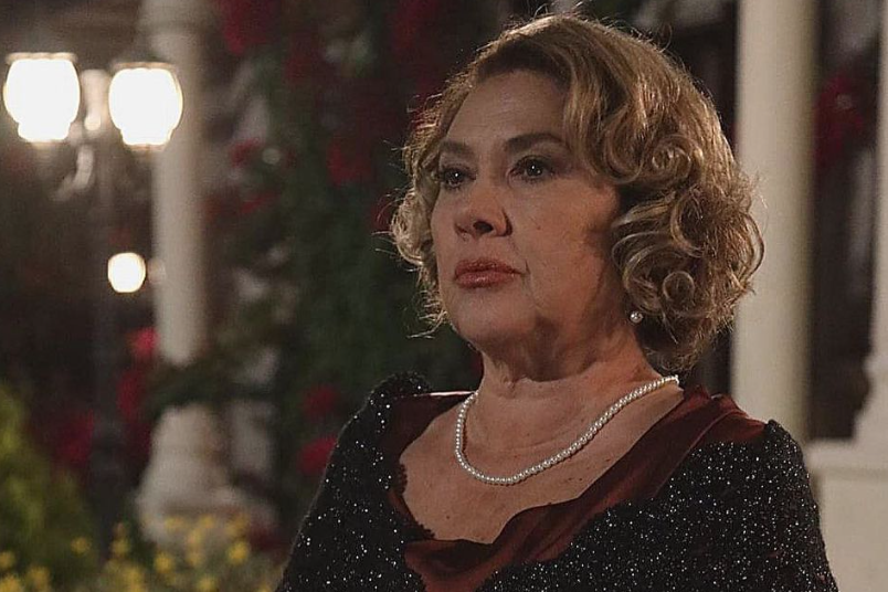 Hülya DarcanHülya Darcan Hülya DarcanHülya Darcan