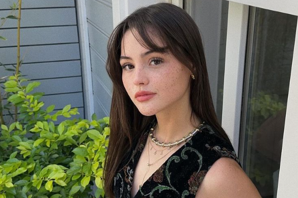 Derya Pınar AkDerya Pınar Ak Derya Pınar AkDerya Pınar Ak