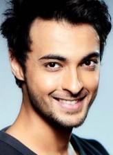 Aayush Sharma fotoğrafı Aayush Sharma fotoğrafı