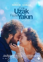 Çok Uzak Fazla Yakın (2016) afişi