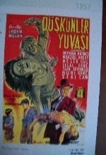 Düşkünler Yuvası (1957) afişi