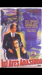 İki Ateş Arasında (1954) afişi