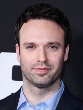Jake Epstein fotoğrafı Jake Epstein fotoğrafı