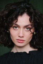 Julia Novohradsky fotoğrafı