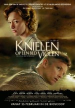 Knielen Op Een Bed Violen (2016) afişi