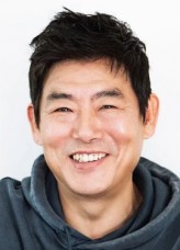 Sung Dong-il fotoğrafı Sung Dong-il fotoğrafı