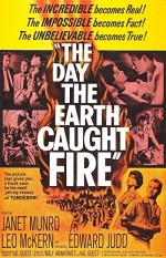 The Day the Earth Caught Fire (1961) afişi