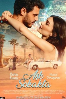 Aşk Sokakta (2025) afişi