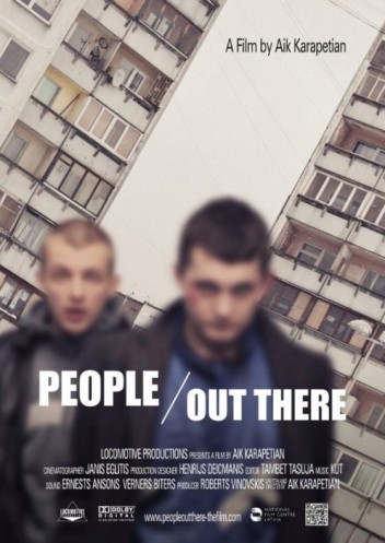 Etraftakiler (2012) afişi Etraftakiler (2012) afişi