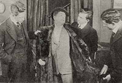 The Fur Coat (1916) afişi The Fur Coat (1916) afişi