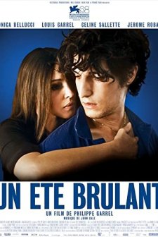 Yakıcı Bir Yaz (2011) afişi