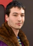 Ezra Miller, Hırsızlıkla Suçlanıyor!