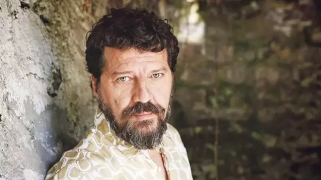 İlker Aksum, "Çarpıntı" Dizisinin Kadrosunda!