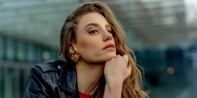 Serenay Sarıkaya'nın 