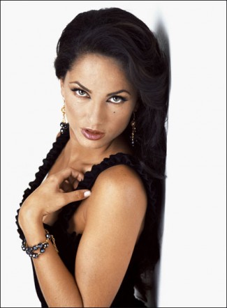 Barbara Mori Fotoğrafı