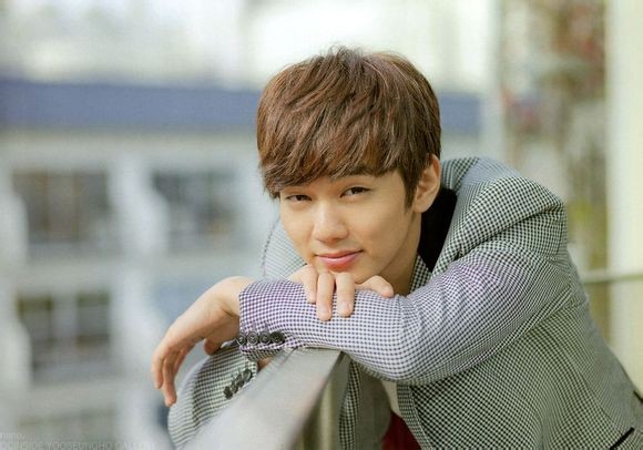 Yoo Seung-ho Fotoğrafı