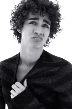 Robert Sheehan Fotoğrafları 11