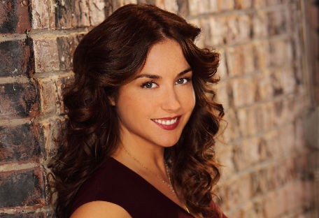 Erin Karpluk Fotoğrafı