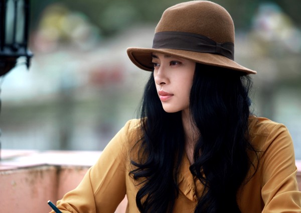 Veronica Ngo Fotoğrafı