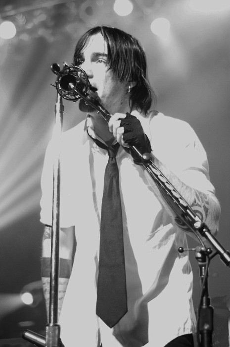 Adam Gontier Fotoğrafı
