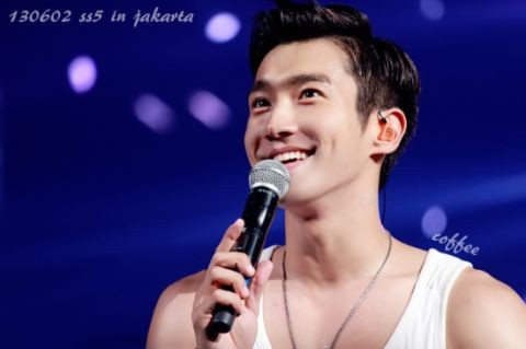 Choi Si-won Fotoğrafı