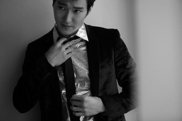 Choi Si-won fotoğrafı Choi Si-won fotoğrafı