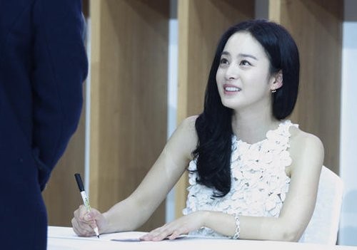 Kim Tae-hee Fotoğrafları 127