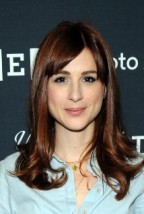 Aya Cash Fotoğrafları 1