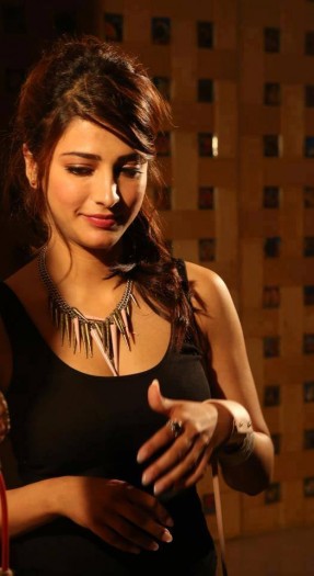 Shruti K. Haasan Fotoğrafı