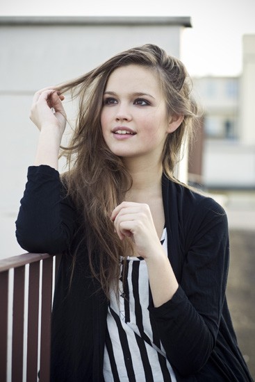 Emilia Schüle Fotoğrafı