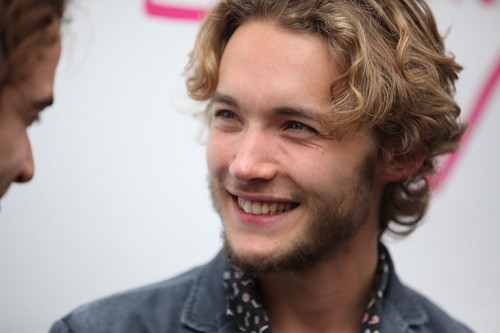 Toby Regbo Fotoğrafları 19