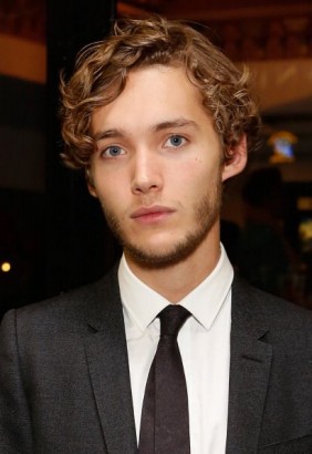 Toby Regbo Fotoğrafları 25