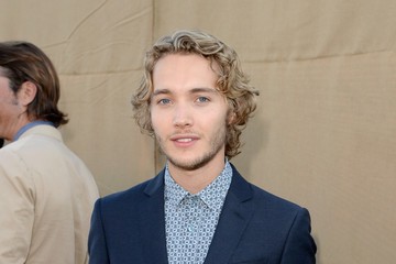 Toby Regbo Fotoğrafları 52