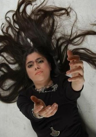 Melza Burcu ince Fotoğrafı