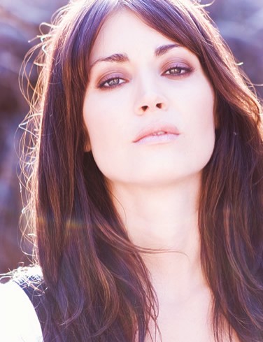 Tanit Phoenix Fotoğrafları 7