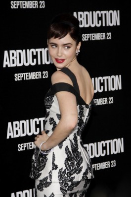 Lily Collins Fotoğrafı