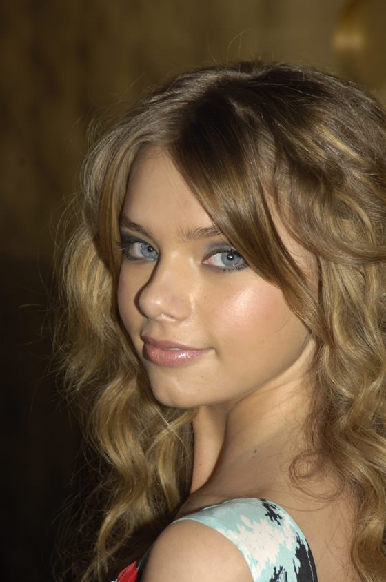 Indiana Evans Fotoğrafı