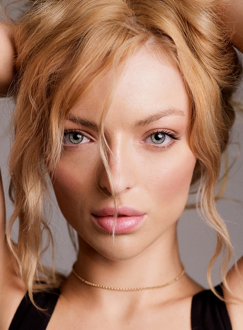 Francesca Eastwood Fotoğrafı