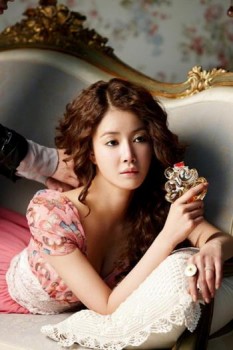 Lee Si-young Fotoğrafı