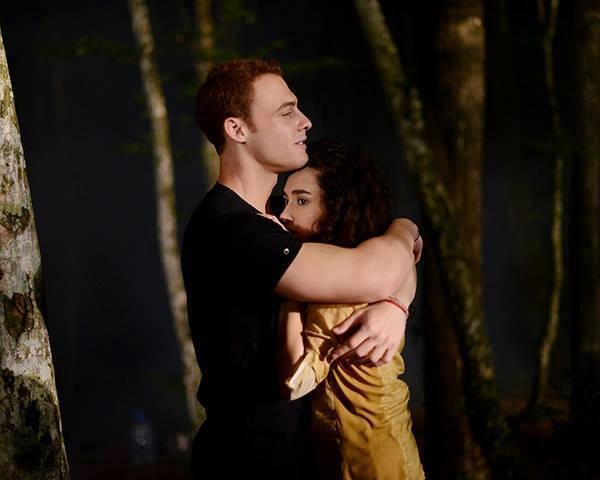 Hande Doğandemir Fotoğrafı