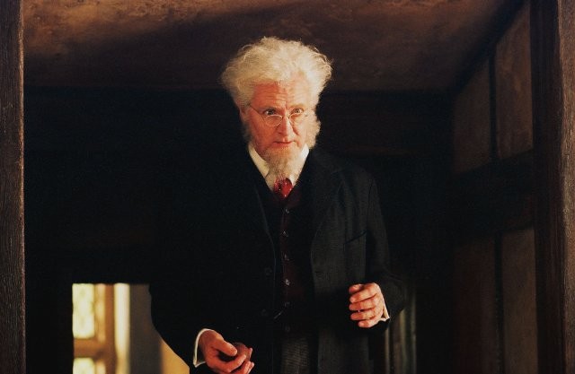 Jim Broadbent Fotoğrafı