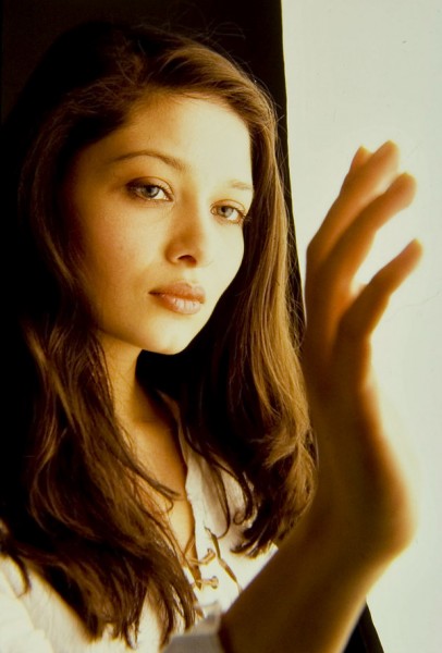 Nurgül Yeşilçay Fotoğrafları 400