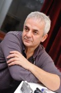 Zafer Algöz Fotoğrafı