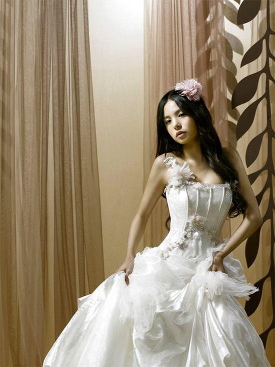 Min Hyo-rin Fotoğrafı