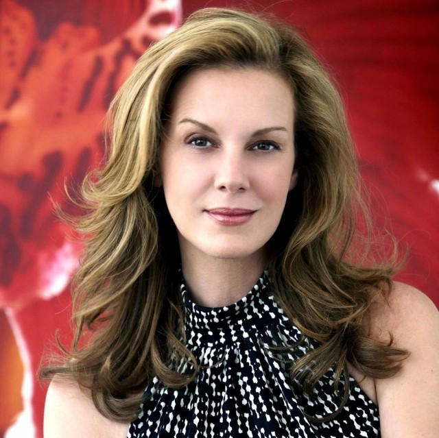 Elizabeth Perkins Fotoğrafları 26