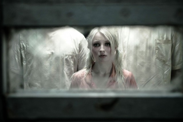 Emily Browning Fotoğrafları 380