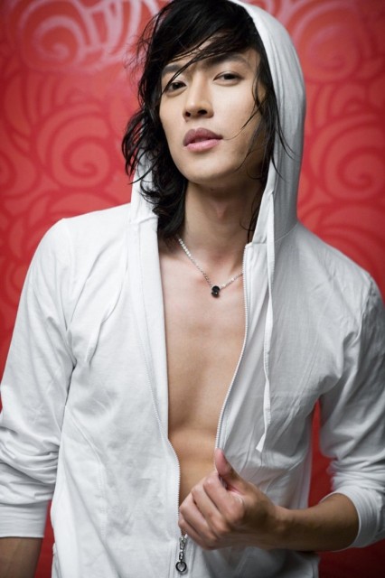 Min Ji-hyeok Fotoğrafı