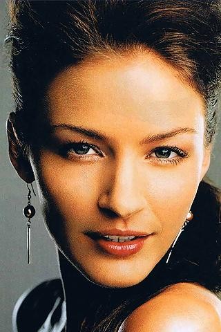 Tabrett Bethell Fotoğrafları 36